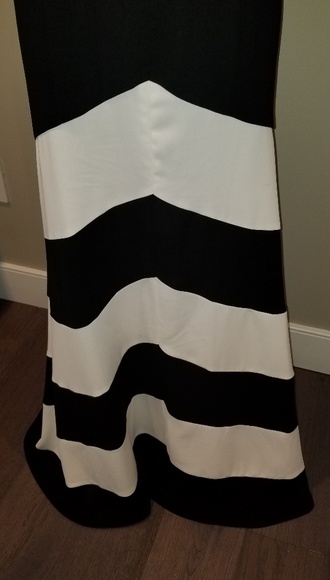 Women's Evening Gown - Picture 3 of 4